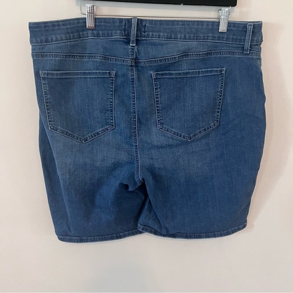 NYDJ Cool Embrace Lift x Tuck Plus Size Denim Shorts |Size 18W| - Picture 2 of 4